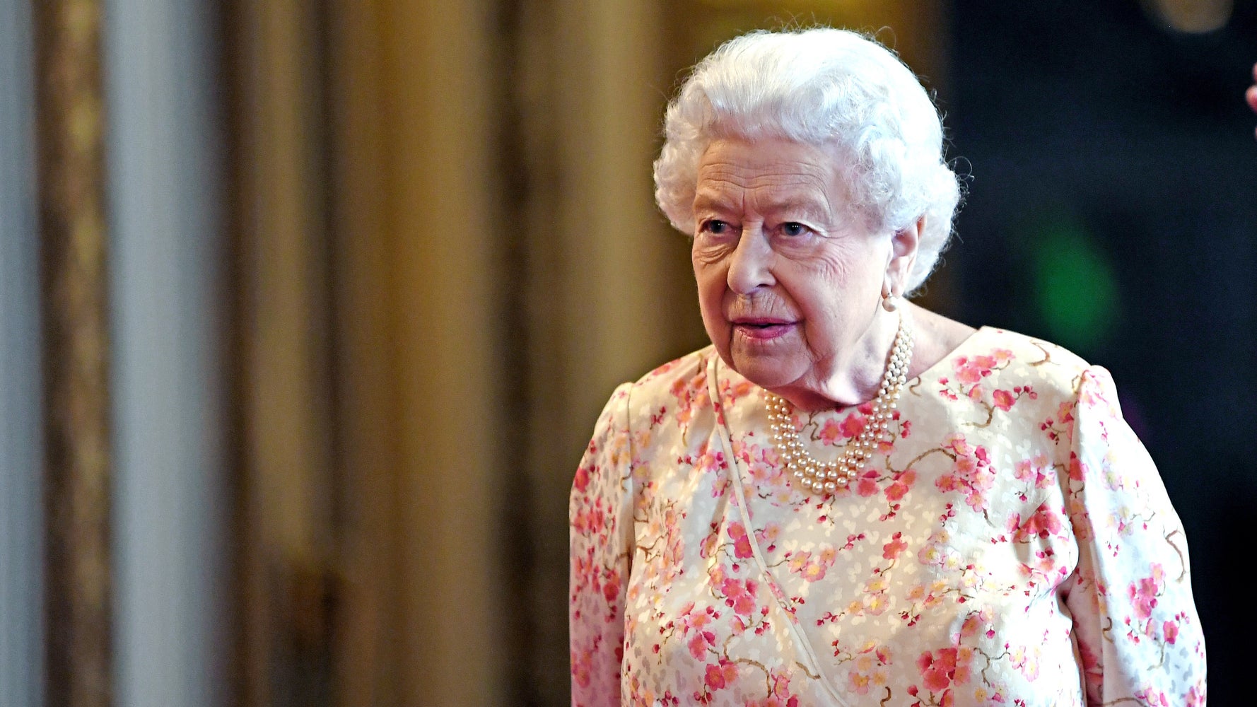 The Royal Family Wants You To Know They Don T Endorse The Crown Huffpost Canada Life