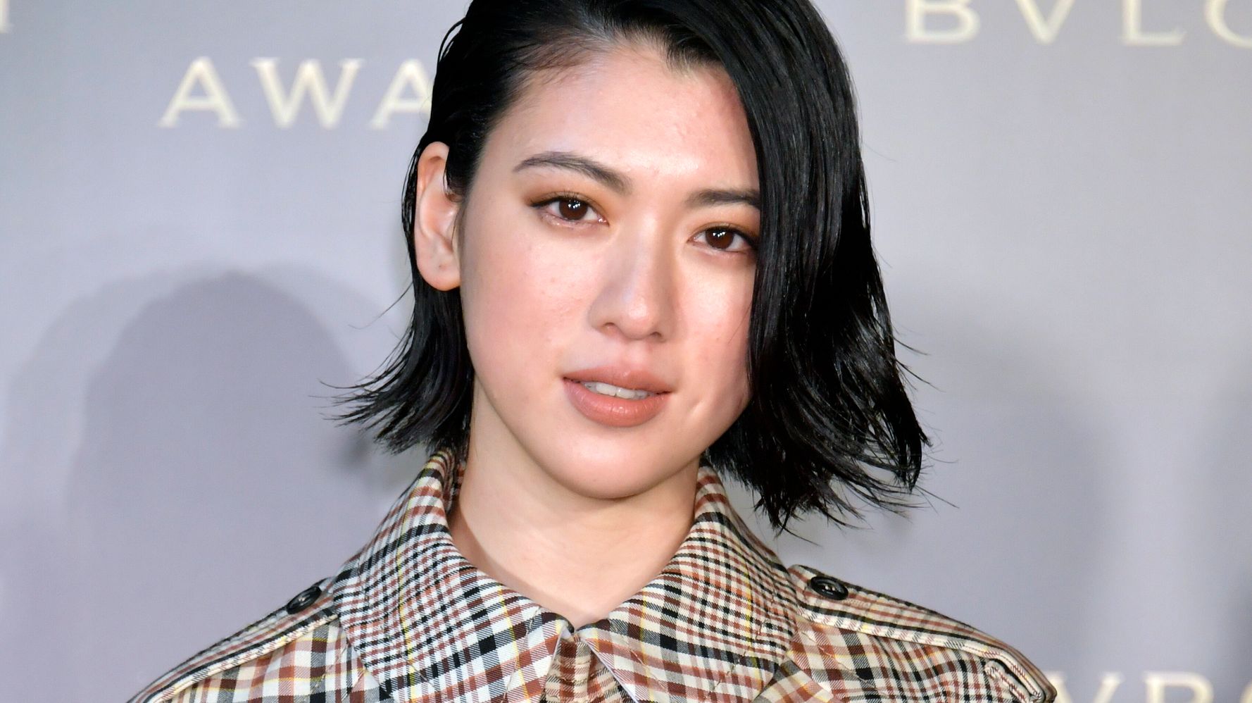 三吉彩花さん 中国で突如人気上昇 大スターのmv出演で あのヒロインは誰だ ハフポスト アートとカルチャー