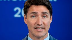 Trudeau va réenregistrer son hymne de campagne horriblement mal traduit en