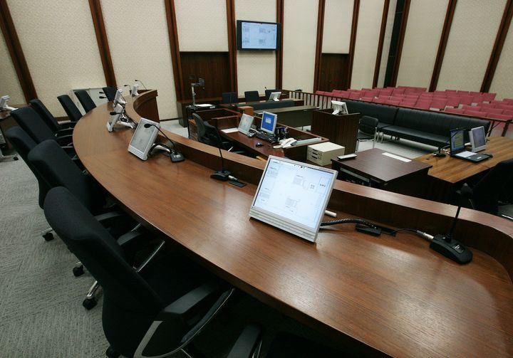 東京地裁の法廷の資料写真