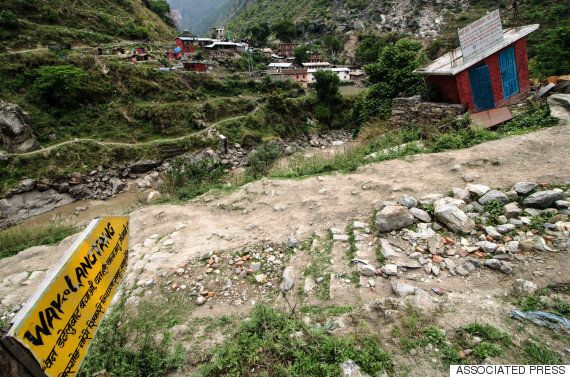 [네팔 대지진] 트레킹마을 100여명 사망 추가 확인 