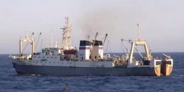 러시아 저인망어선 침몰, 최소 54명