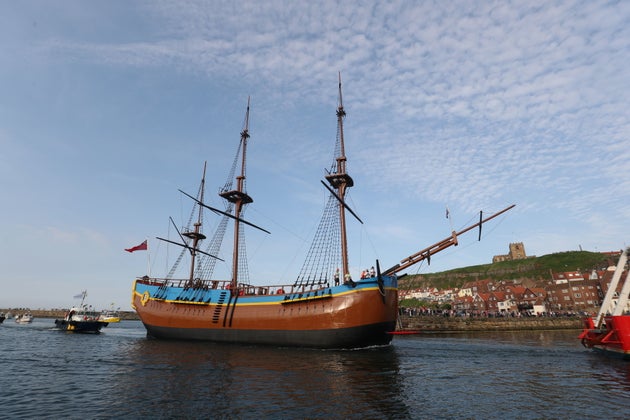 Māori Tribe Brands Captain Cook A Barbarian And Bans Visit From Explorers Replica Ship