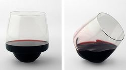 '새턴 와인 글래스'(Saturn Wine Glasses) : 와인을 쏟을 위험이 없는