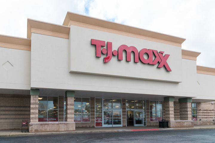 I just wanted to let you all know that TJ Maxx online has wedding