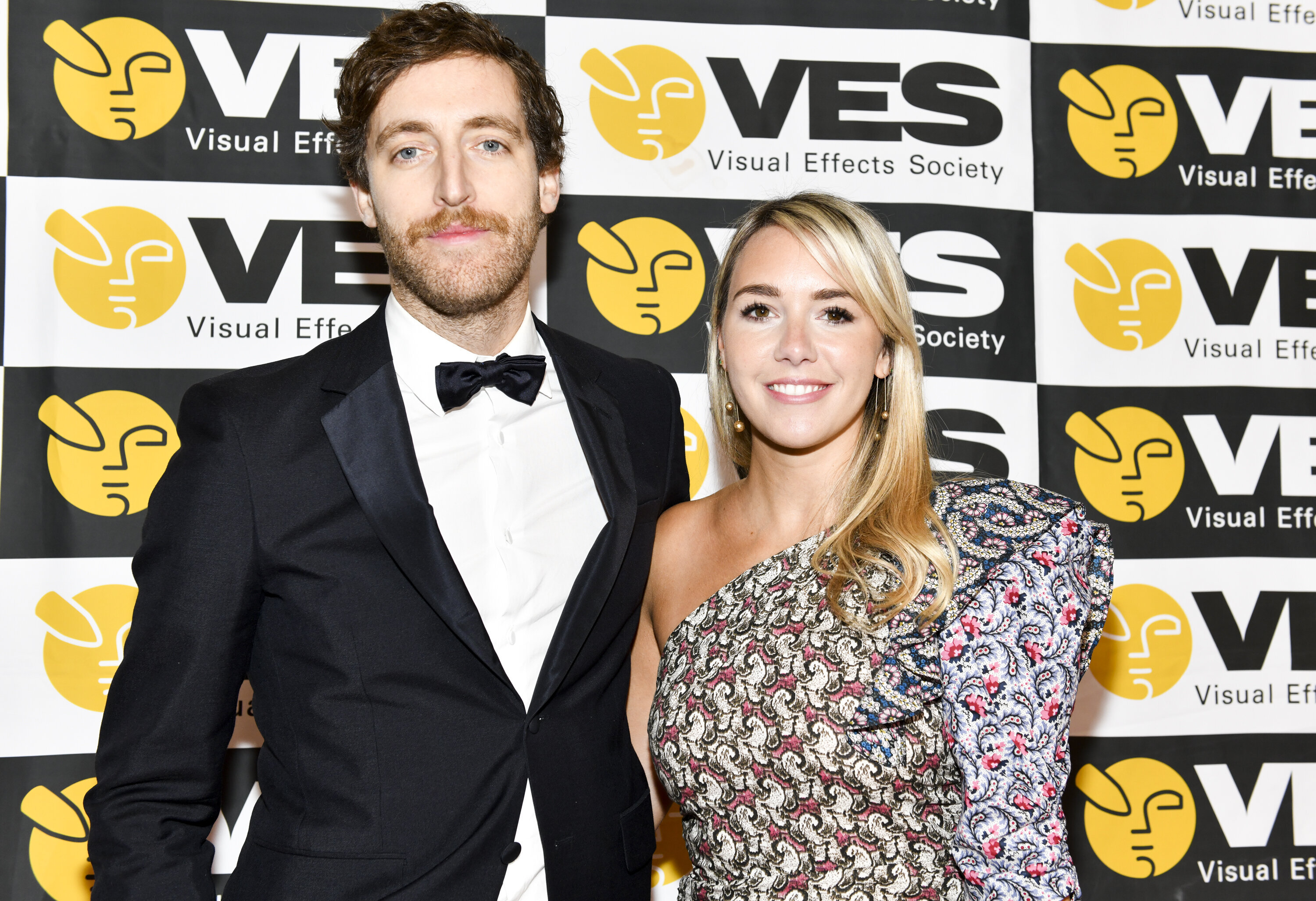Silicon Valley Star Thomas Middleditch Says Swinging Has Saved Our Marriage HuffPost Entertainment photo
