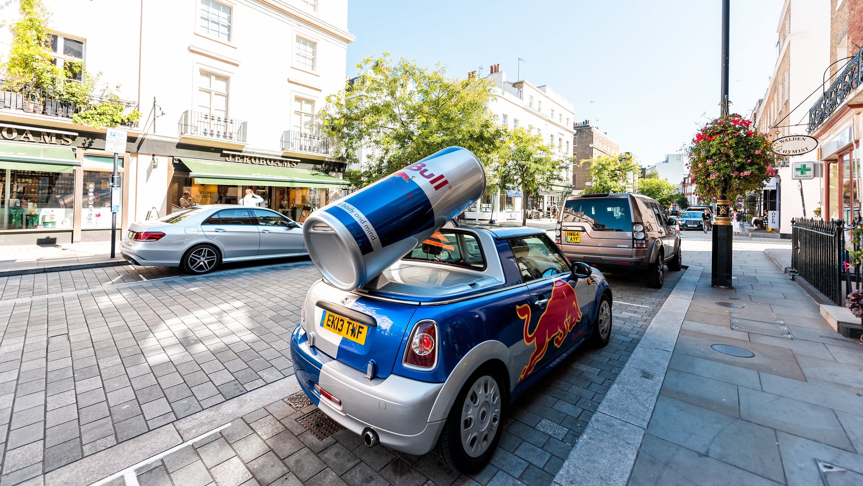 レッドブルが 山ほどイベントを主催する狙いとは 熱狂的ファン を顧客につなげるまで ハフポスト これからの経済 レッドブルが 山ほどイベントを主催する狙いとは 熱狂的ファン を顧客につなげるまで ハフポスト これからの経済