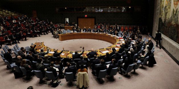 Members of the United Nations (UN) Security Council vote on a U.S. bid to renew an international inquiry into chemical weapons attacks in Syria during a meeting at the UN headquarters in New York, U.S., November 16, 2017. REUTERS/Lucas Jackson