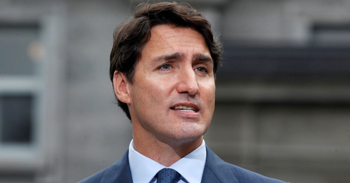 Justin Trudeau Apologises After Photo Of Him Wearing Brownface Makeup ...