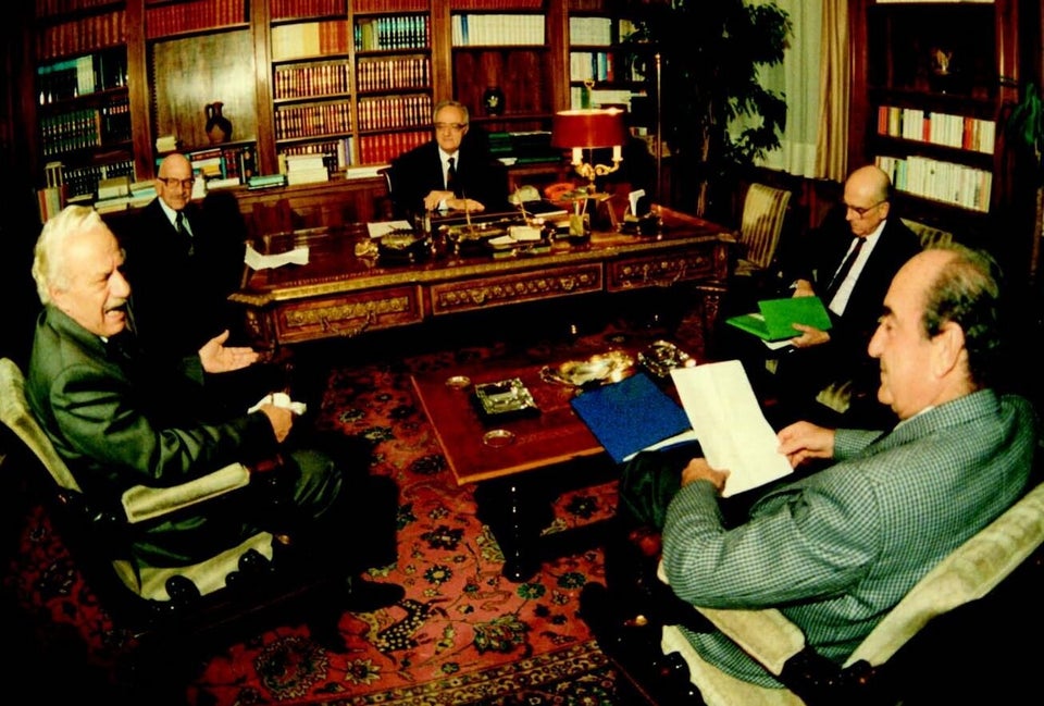 Συνάντηση του Προέδρου της Δημοκρατίας Χρήστου Σαρτζετάκη με τον πρωθυπουργό Ξενοφώντα Ζολώτα και τους πολιτικούς αρχηγούς στο Προεδρικό Μέγαρο, 21.11.1989. 