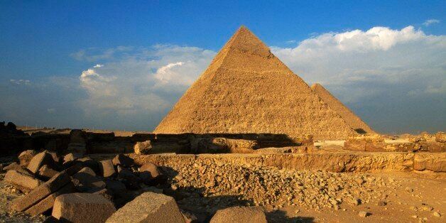 EGYPT - FEBRUARY 14: The Pyramid of Khafre or Chefren, Giza Necropolis (UNESCO World Heritage List, 1979), Egypt. Egyptian civilisation, Old Kingdom, Dynasty IV. (Photo by DeAgostini/Getty Images)