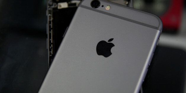 Broken Apple iPhones are seen in a repair shop in Vienna, Austria July 4, 2017. REUTERS/Leonhard Foeger