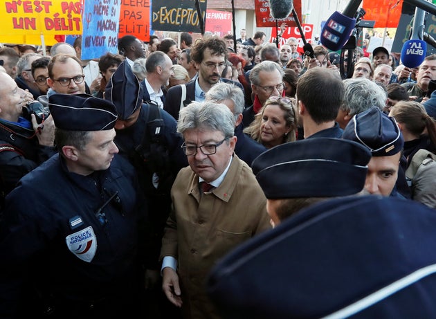 Jean-Luc Mélenchon, le leader de la France insoumise, arrive au tribunal de Bobigny, le 19 septembre
