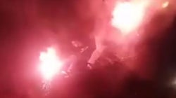 Βίντεο: Τραγουδιστής κάνει επική είσοδο σε πανηγύρι, μπαίνοντας με