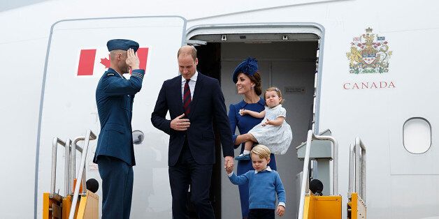 VICTORIA, BC - SEPTEMBER 24: (L-R) Prince William, Duke of Cambridge, Prince George of Cambridge, Catherine, Duchess of Cambridge and Princess Charlotte of Cambridge arrive at 443 Maritime Helicopter Squadron on September 24, 2016 in Victoria, Canada. (Photo by Andrew Chin/Getty Images)