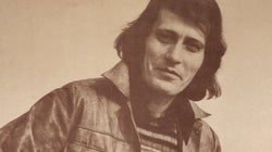 Πέθανε ο τραγουδιστής Γιάννης