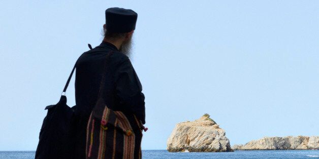 Greece, Chalkidiki, Mount Athos, World Heritage site, Arsana (port) of Kafsokalivia (Agias Triados), Waiting for the Ouranopolis ferry
