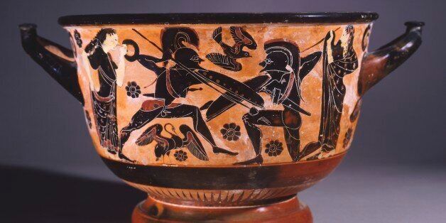 ITALY - OCTOBER 09: Skyphos showing a battle between hoplites, black-figure Chalcidian pottery from Magna Grecia, Italy. Greek Civilization, 6th Century BC. Naples, Museo Archeologico Nazionale (Archaeological Museum) (Photo by DeAgostini/Getty Images)