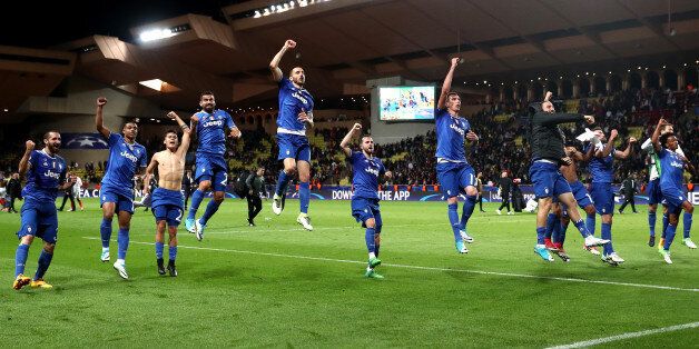 MONACO - MAY 03: Juventus players celebrate after the full time whistle during the UEFA Champions League Semi Final first leg match between AS Monaco v Juventus at Stade Louis II on May 3, 2017 in Monaco, Monaco. (Photo by Julian Finney/Getty Images)