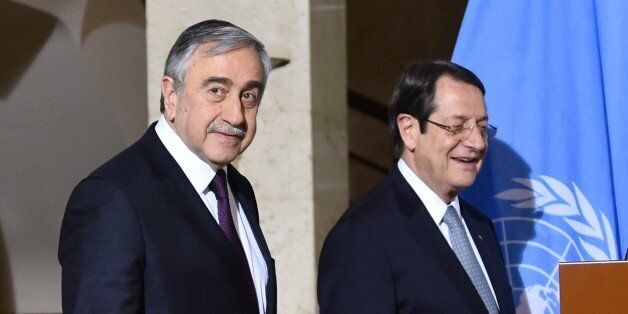 GENEVA, SWITZERLAND - JANUARY 12: Secretary General of the United Nations (UN) Antonio Guterres (R), Turkish Cypriot leader Mustafa Akinci (L) and Greek Cypriot leader Nicos Anastasiades (C) attend a press conference during the fourth day of Cyprus talks at United Nations Office in Geneva, Switzerland on January 12, 2017. (Photo by Mustafa Yalcin/Anadolu Agency/Getty Images)