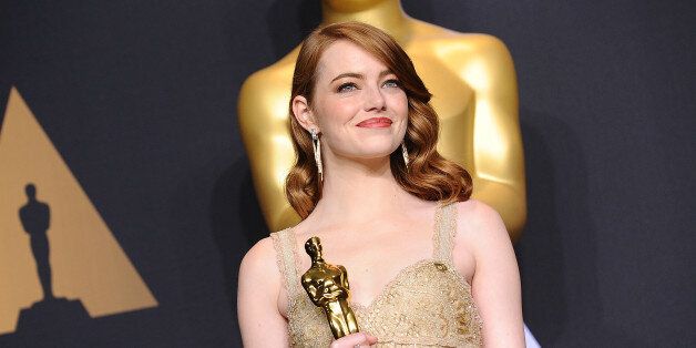 HOLLYWOOD, CA - FEBRUARY 26: Actress Emma Stone poses in the press room at the 89th annual Academy Awards at Hollywood & Highland Center on February 26, 2017 in Hollywood, California. (Photo by Jason LaVeris/FilmMagic)