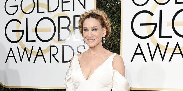 BEVERLY HILLS, CA - JANUARY 08: Sarah Jessica Parker attends the 74th Annual Golden Globe Awards - Arrivals at The Beverly Hilton Hotel on January 8, 2017 in Beverly Hills, California. (Photo by David Crotty/Patrick McMullan via Getty Images)