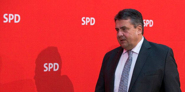 German Vice Chancellor, Economy Minister and Chairman of the Social Democratic Party (SPD) Sigmar Gabriel arrives to a Party Board meeting at the SPD headquarters in Willy-Brandt-Haus in Berlin, Germany on Dezember 12, 2016. (Photo by Emmanuele Contini/NurPhoto via Getty Images)