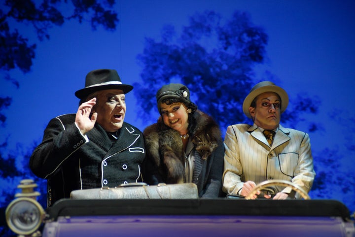 Pierre Lebeau, Sylvie Moreau et Alexis Martin dans «Knock ou le triomphe de la médecine»