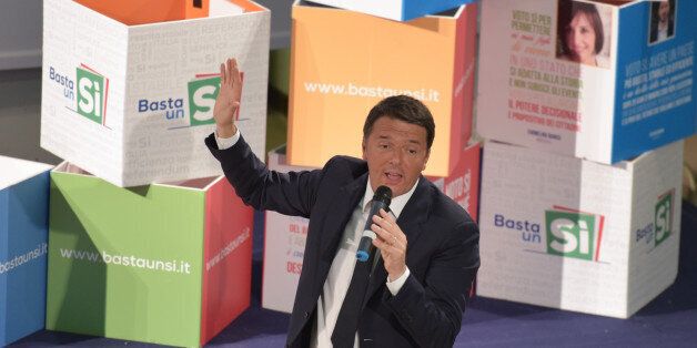 MOSTRA D'OLTREMARE, NAPOLI, ITALY - 2016/12/01: The President of the Council Matteo Renzi in support of the Yes to constitutional reform continuous the referendum campaign during his speech at the rally. (Photo by Paola Visone/Pacific Press/LightRocket via Getty Images)