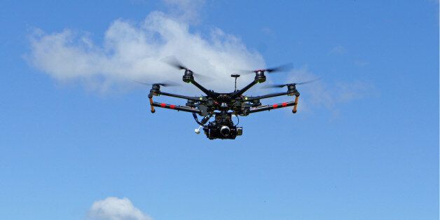 Flying drone with stabilised camera