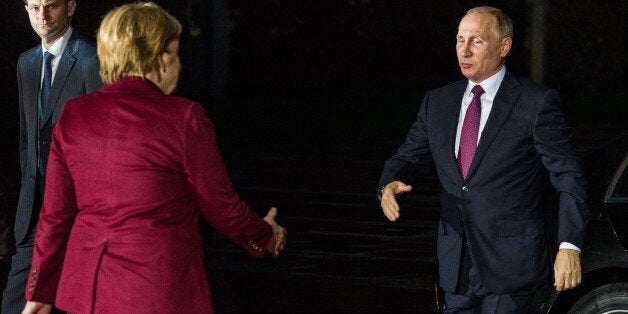 Chancellor Angela Merkel (CDU) welcomes the Russian President Vladimir Putin at the Federal Chancellery, in Berlin, Germany, on October 19, 2016. Chancellor Merkel, French President Hollande, Ukrainian President Poroshenko and Russian President Putin have agreed to hold a meeting of heads of state and government in Normandy-Format. The semi-official trilateral contact group at the government and foreign minister level deals with the conflict in Ukraine and the implementation of the Minsk agree