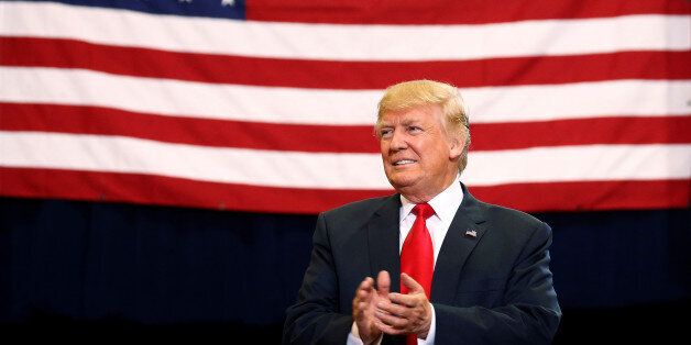 Republican presidential nominee Donald Trump speaks during a campaign event in Phoenix, Arizona, U.S. October 29 2016. REUTERS/Carlo Allegri