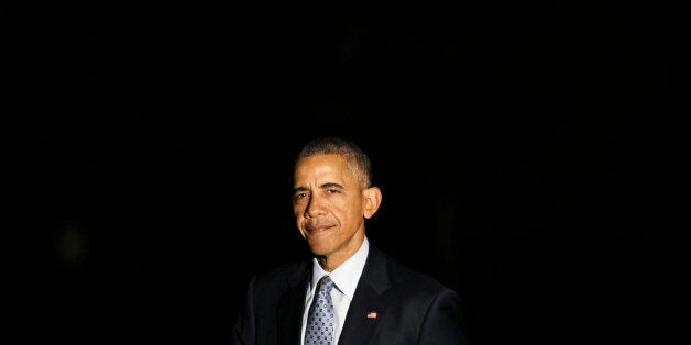 WASHINGTON, DC - NOVEMBER 1: U.S. President Barack Obama returns to the White House November 1, 2016 in Washington, DC. The president was returning from a campaign event for Democratic presidential candidate Hillary Clinton in Columbus, Ohio. (Photo by Aude Guerrucci-Pool/Getty Images)