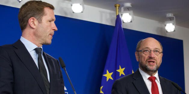 Wallonia's socialist government head Paul Magnette (L) and European Parliament President Martin Schulz hold a joint press conference following their meeting regarding CETA (EU-Canada Comprehensive Economic and Trade Agreement) at the European Parliament in Brussels on October 22, 2016. The head of the European parliament and Canada's trade minister held last-ditch talks on October 22 aimed at salvaging a trade deal threatened by a Belgian region's refusal to sign on. EU assembly chief Martin Sch
