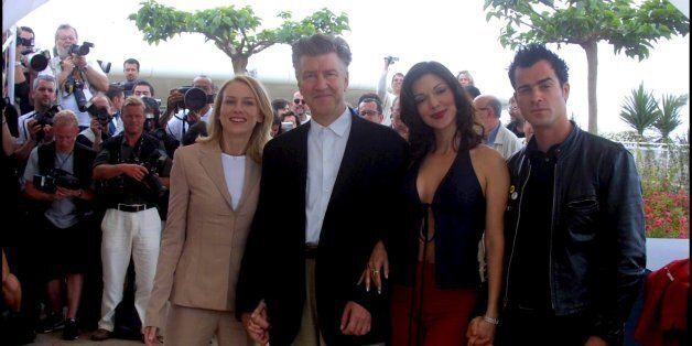FRANCE - MAY 16: 54th Cannes film festival: Photo-call of ' Mulholland Drive' by David Lynch In Cannes, France On May 16, 2001-Naomi Watts, David Lynch, Laura Elena Harring ,Justin Theroux. (Photo by Pool BENAINOUS/DUCLOS/Gamma-Rapho via Getty Images)