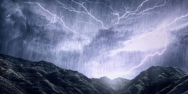 Shot of a dramatic thunderstorm over a mountainhttp://195.154.178.81/DATA/i_collage/pi/shoots/783670.jpg