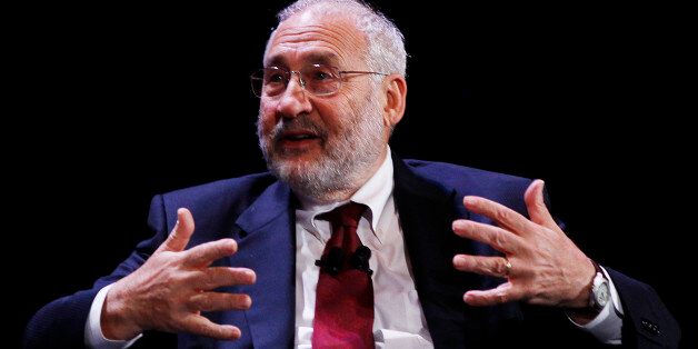 Economist Joseph Stiglitz speaks during the World Business Forum in New York October 6, 2010. REUTERS/Shannon Stapleton (UNITED STATES - Tags: BUSINESS)