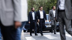 Όλα τα σενάρια ανοιχτά αφήνει ο Τσίπρας προκειμένου να καταφέρει να κερδίσει τους 200 για τον εκλογικό