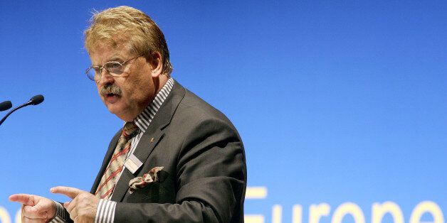 Elmar Brok, chairman of the foreign committee of the European parliament makes a speech during the Congress on European Defence in Berlin October 23, 2006. REUTERS/Arnd Wiegmann (GERMANY)