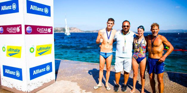 Από αριστερά: Σπύρος Γιαννιώτης, Ολυμπιονίκης & Παγκόσμιος Πρωταθλητής στην κολύμβηση ανοιχτής θαλάσσης, Νίκος Γέμελος, Oμοσπονδιακός Tεχνικός Kολύμβησης, Κέλλυ Αραούζου, Παγκόσμια Πρωταθλήτρια στην κολύμβηση ανοιχτής θαλάσσης, Κωνσταντίνος Καρνάζης, Ελληνοαμερικανός υπ