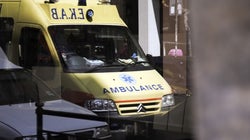 Αστυνομικός τραυματίσθηκε σοβαρά στο κεφάλι στην Τροχαία Αττικής - Άγνωστο εάν έκανε απόπειρα ή εκπυρσοκρότησε το