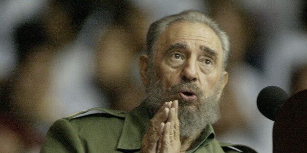 The Cuban President Fidel Castro, gesture while talk in the graduation act of more of 3000 art instructors, in areas of the