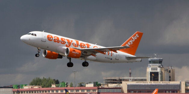 Al aire con el Madrid - Barajas claÌsico al fondo.