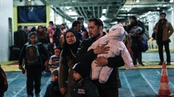 Μυτιλήνη: Αναχωρούν 2343 μετανάστες για τον Πειραιά και την