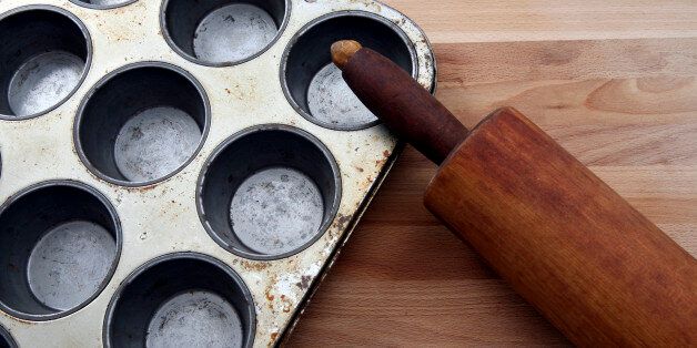 Rolling pin and baking pan.