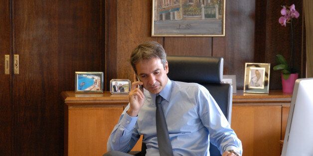 (GERMANY OUT) Reformminister Kyriakos Mitsotakis in seinem Buero in Athen (Photo by Wassilis Aswestopoulos/ullstein bild via Getty Images)