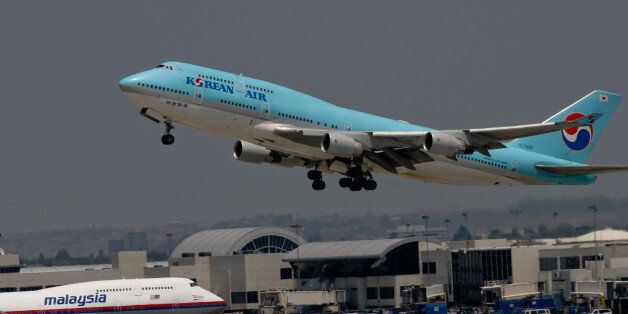 A Korean Air 747-400 taking off from LAX