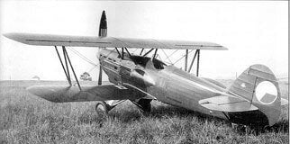 Μαχητικό- Το Avia B-534 αποτέλεσε τη δύναμη δίωξης των αεροποριών αρκετών χωρών στα χρόνια που προηγήθηκαν του Β’ Π.Π.. Την 18η Αυγούστου 1936 δύο Β-534 δωρίσθηκαν από τον ομογενή κ. Κουταρέλλη στην Ελληνική Βασιλική Αεροπορία. Αναφέρεται ότι την περίοδο 1937-1940 χρησιμοποιήθηκαν ως επιχειρησιακά εκπαιδευτικά.