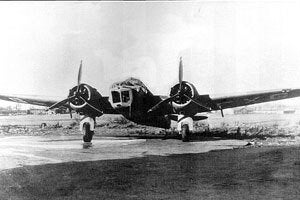 Βομβαρδιστικό-Τα ελληνικά Blenheim Mk IV παραδόθηκαν λίγα χρόνια πριν τον Β’ ΠΠ, εμφανίζοντας πολλές ελλείψεις στον εξοπλισμό τους. Συγκεκριμένα, δεν διέθεταν σκοπευτικά, ασύρματο, φορείς βομβών και ενδοεπικοινωνία, καθώς τα αντίστοιχα συστήματα είτε δεν παραδόθηκαν εγκαίρως είτε κατασχέθηκαν στις χώρες παραγωγής τους με την έναρξη του πολέμου. Οι παραπάνω ελλείψεις καθιστούσαν τα αεροπλάνα ανίκανα να επιχειρήσουν, οπότε χρειάστηκε η πλήρης εφευρετικότητα των τεχνικών της 32ης Μοίρας Βομβαρδισμού για να τις αντιμετωπίσουν με τα ελάχιστα μέσα που διέθεταν, κατασκευάζοντας υποκατάστατο σκοπευτικό και τροποποιώντας τα σημεία ανάρτησης για τη μεταφορά βομβών. Συνολικά, 9 με 12 αεροσκάφη παραλήφθηκαν ενώ μια πρόσθετη παραγγελία άλλων 12 αεροσκαφών του τύπου τελικά δεν εκτελέστηκε. 