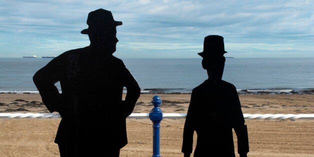 UK, Cleveland, Redcar, Laurel & Hardy silhouettes, Redcar sea front